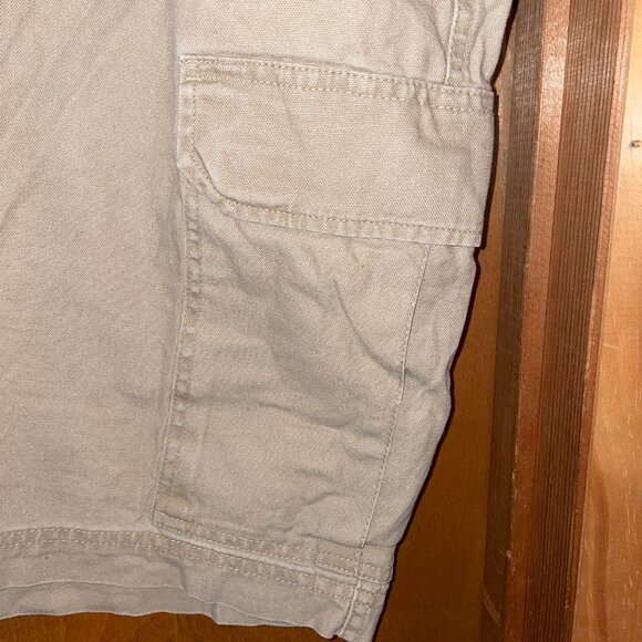 Mens St. Johns Bay Beige Cargo Shorts 54 Waist Cotton & Ramie Blend Durable - Picture 2 of 9